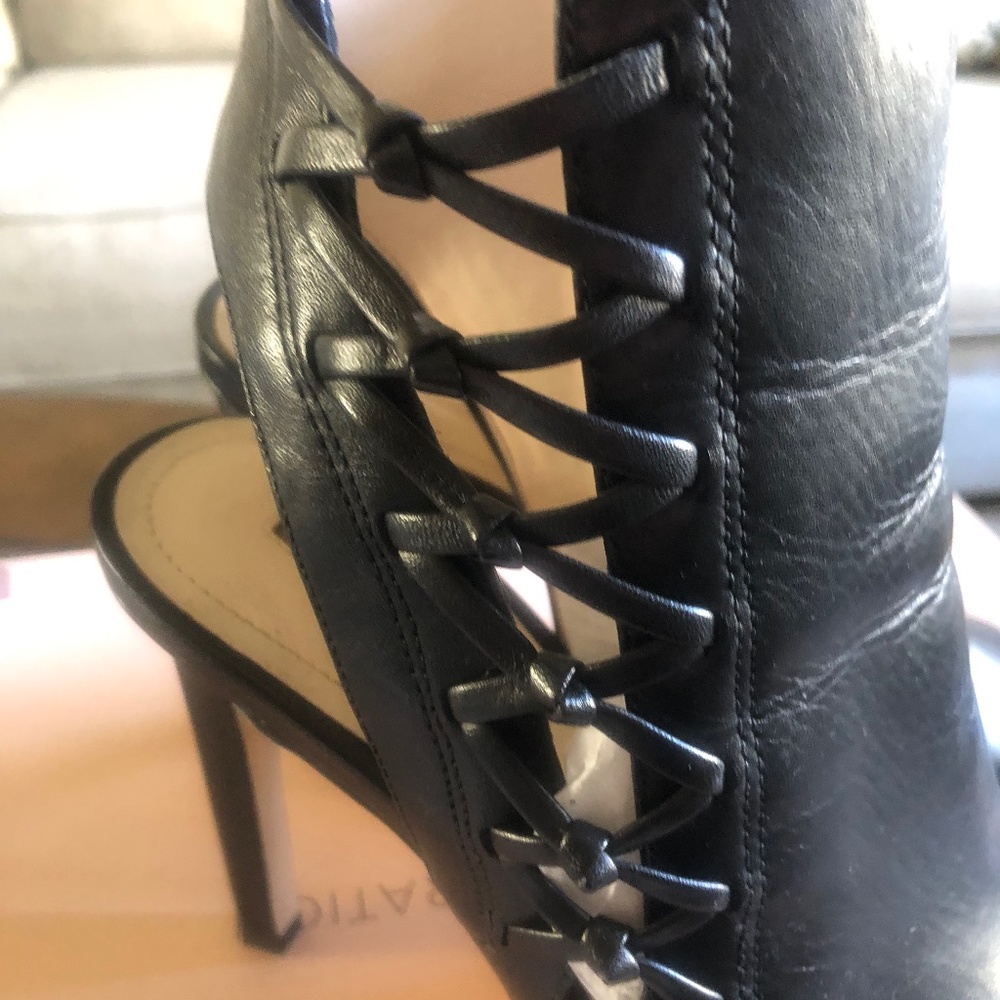 Black BCBG BOOT